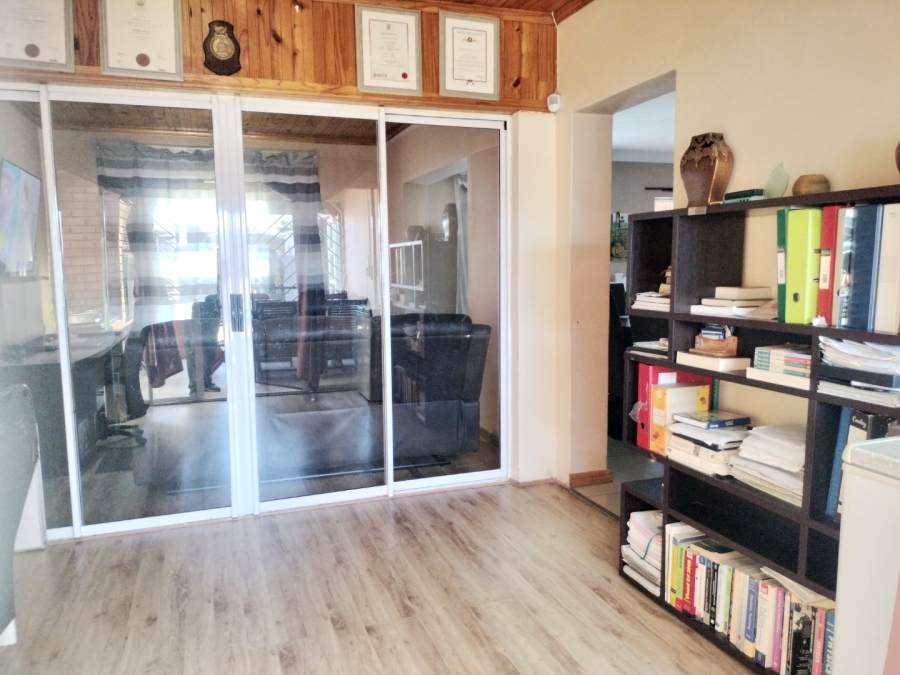  Bedroom Property for Sale in Silwood Heights Western Cape